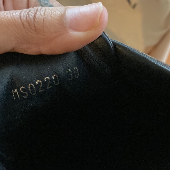 Louis Vuitton sneaker size 39 - Picture 5 of 6
